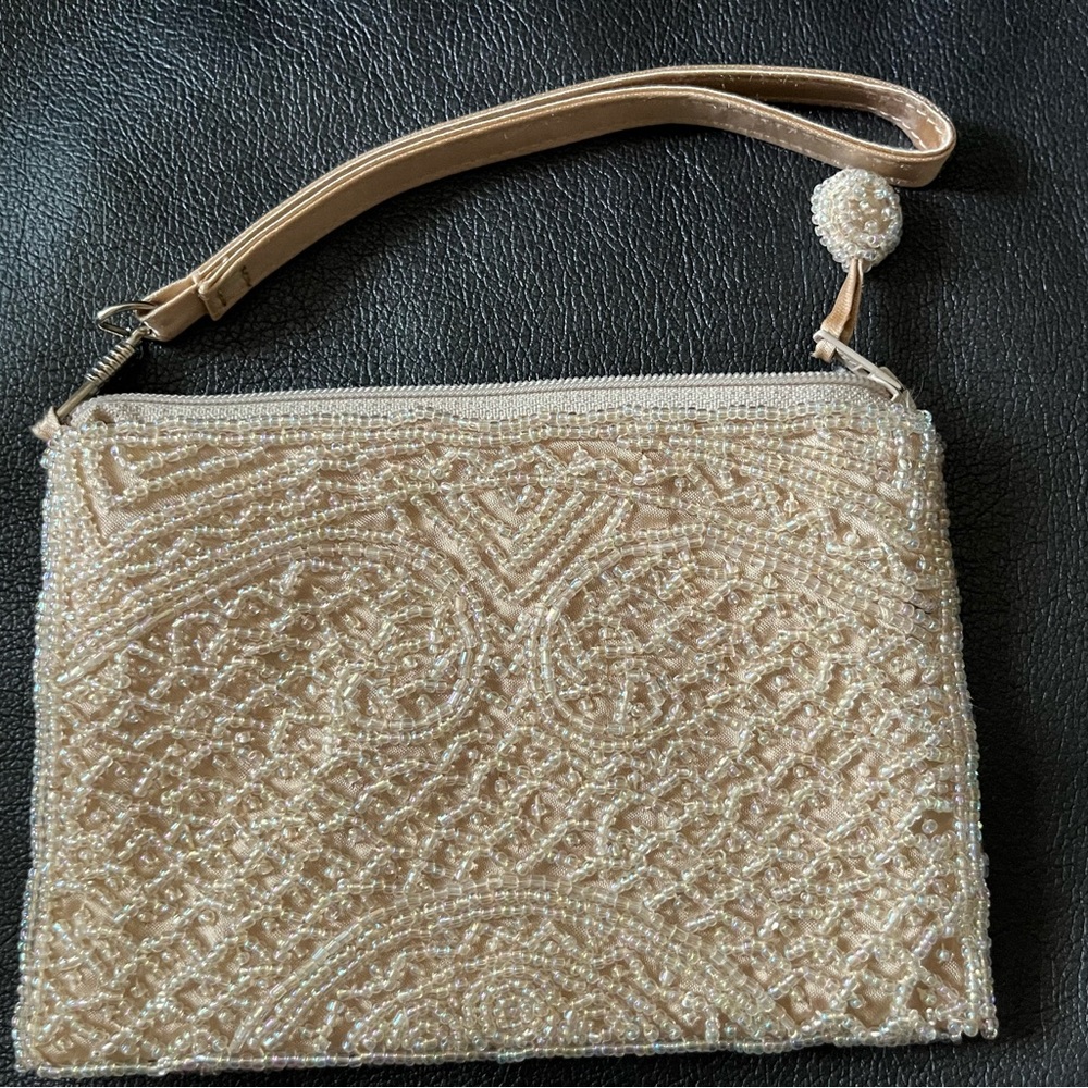 STYLE & CO. 🌞 beaded wristlet in a dark ivory